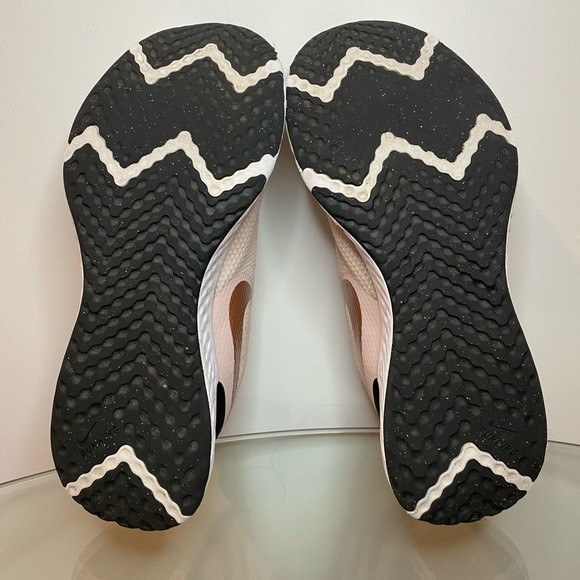 Nike Revolution 5 - Barely Rose - Picture 8 of 9